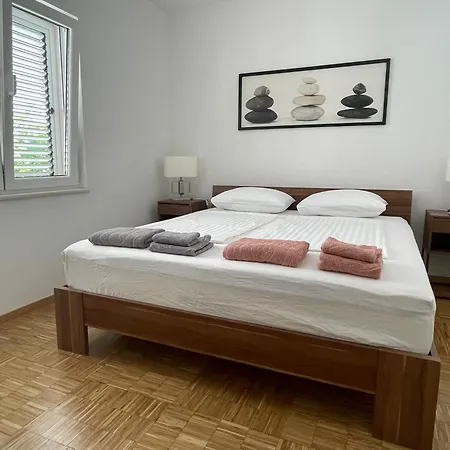 Apartament Vartal